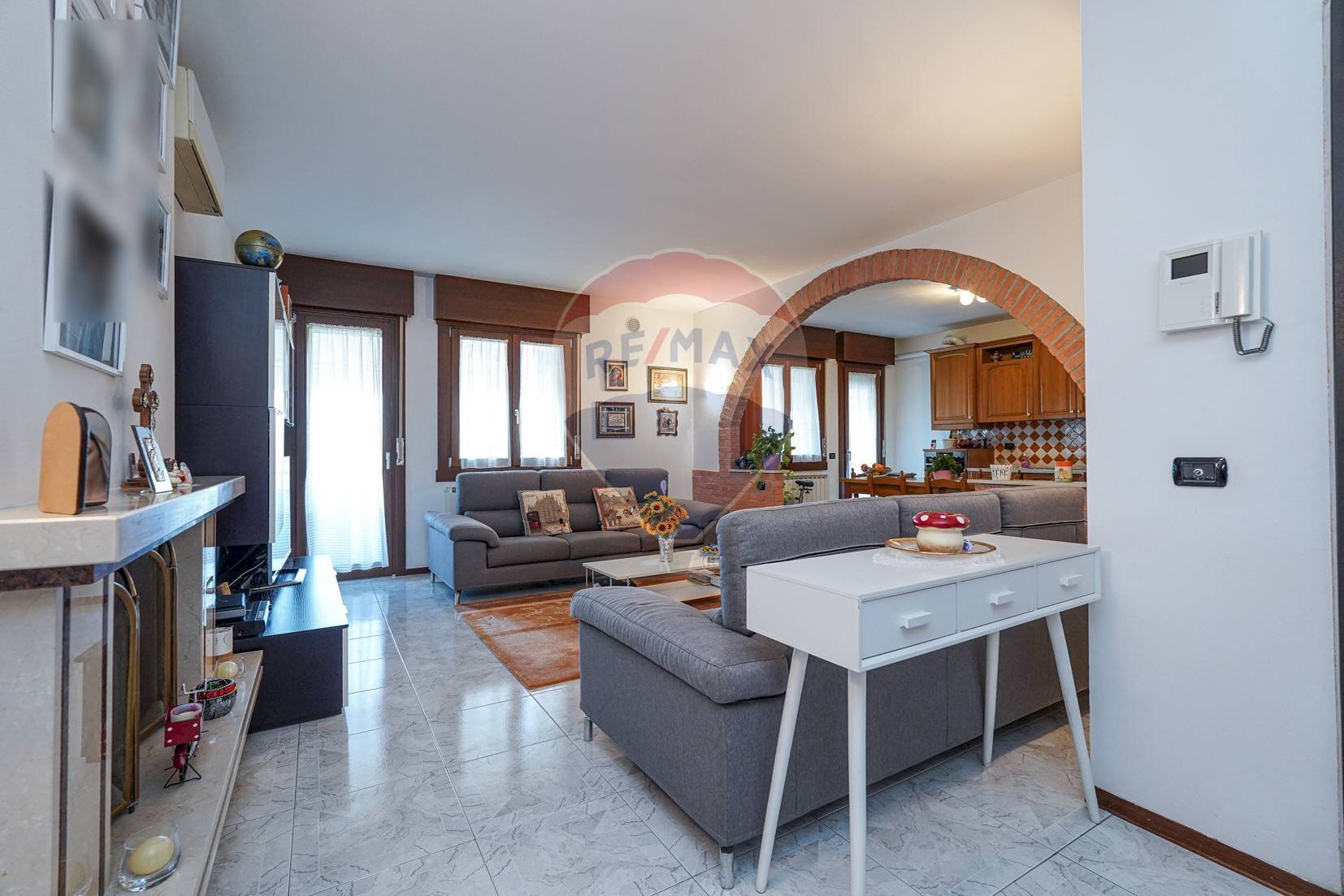 Soggiorno - Quadrilocale Via Dei Pradelli
 
9, Brembate - foto 2