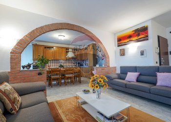 Sala da pranzo - Quadrilocale Via Dei Pradelli
 
9, Brembate - foto 3