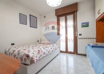 Camera / camera da letto - Quadrilocale Via Dei Pradelli
 
9, Brembate - foto 11