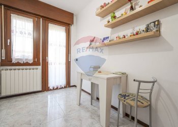 Sala da pranzo - Quadrilocale Via Dei Pradelli
 
9, Brembate - foto 14