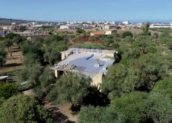 Edificio all\'aperto - Villa Sassari - foto 25