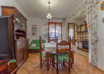 Sala da pranzo - Appartamento Via Madrid
 
30, Sassari - foto 13