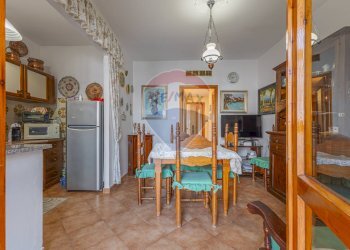 Sala da pranzo - Appartamento Via Madrid
 
30, Sassari - foto 55