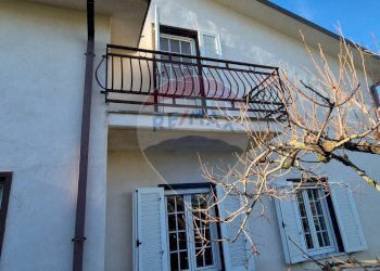 Casa all\'aperto - Locale Commerciale Flumeri - foto 1