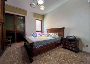 camera matrimoniale - Trilocale galleria leonardo da vinci, Massa - foto 16