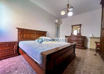 camera matrimoniale - Trilocale galleria leonardo da vinci, Massa - foto 19