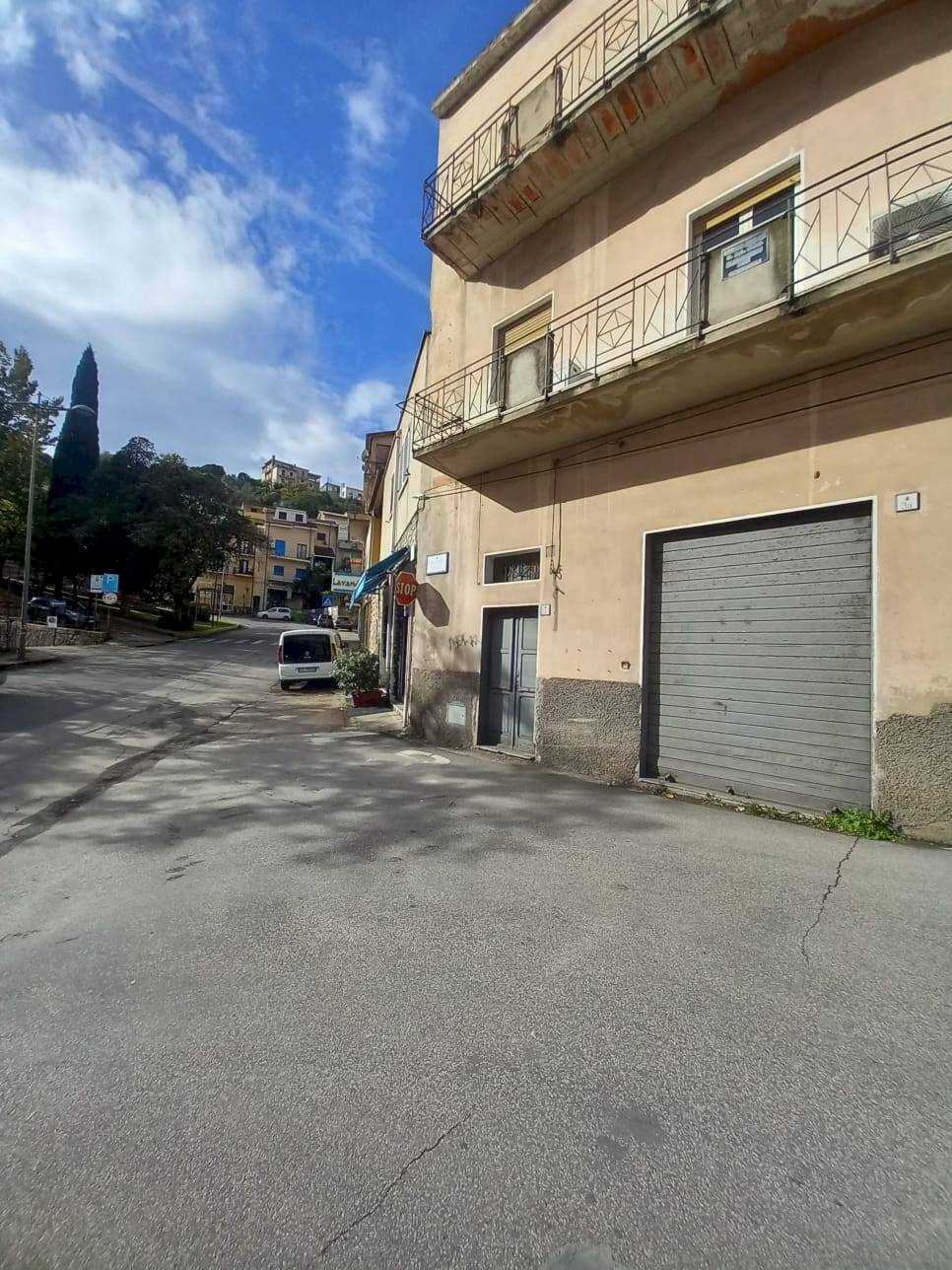 Foto 3 - Locale Commerciale VIA TURATI
 
1, Ozieri - foto 3