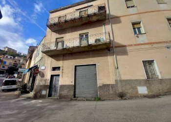 Foto 2 - Locale Commerciale VIA TURATI
 
1, Ozieri - foto 2