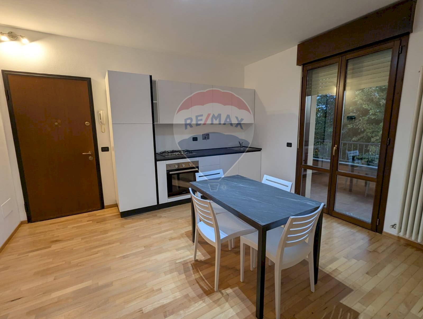 Sala da pranzo - Bilocale Via Dino Buzzati
 
33, Reggio nell'Emilia - foto 1