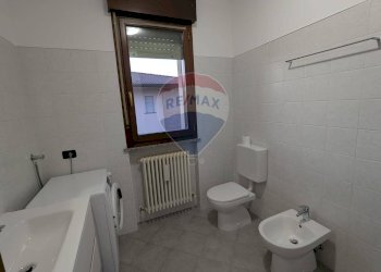 Bagno - Bilocale Via Dino Buzzati
 
33, Reggio nell'Emilia - foto 8