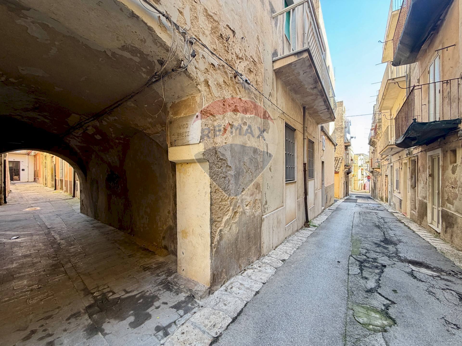 Edificio all\'aperto - Box Vico Sbezzi
 
3, Ragusa - photo 1