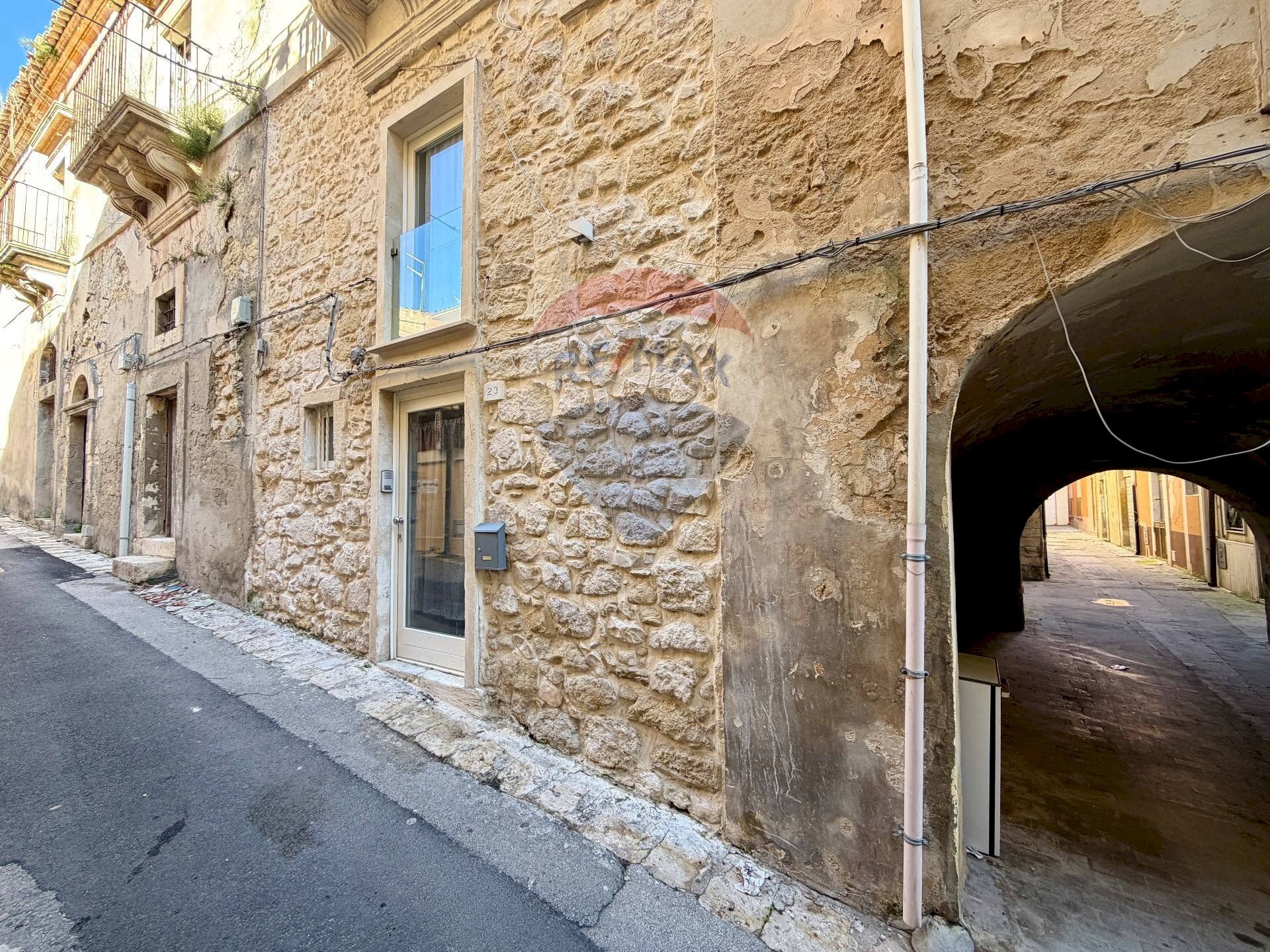 Edificio all\'aperto - Box Vico Sbezzi
 
3, Ragusa - photo 3