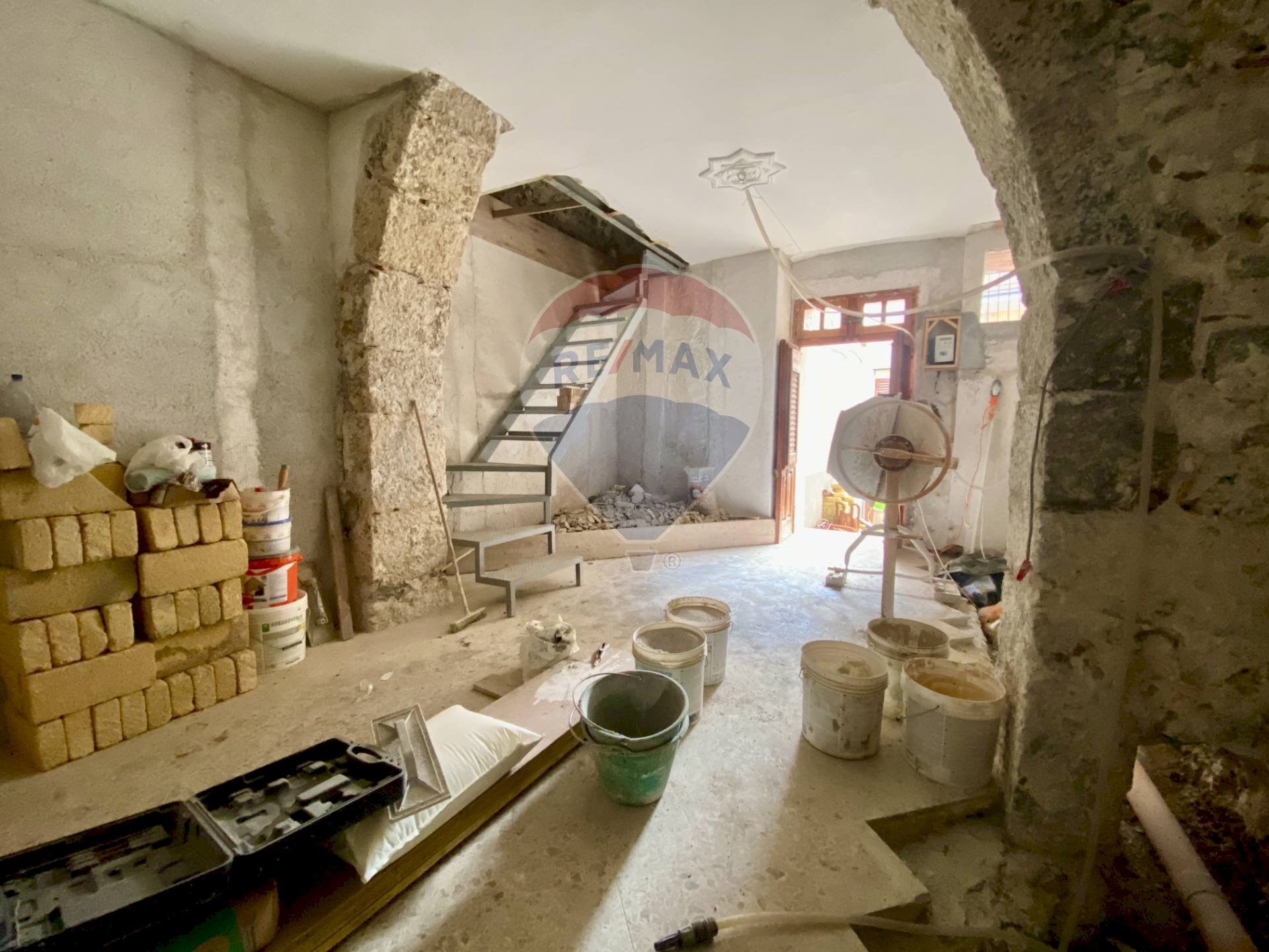 Sala da pranzo - Casa indipendente via jorga
 
19, Piana degli Albanesi - foto 1