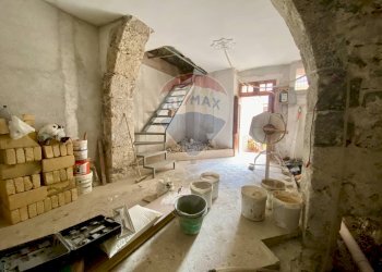 Sala da pranzo - Casa indipendente via jorga
 
19, Piana degli Albanesi - foto 1