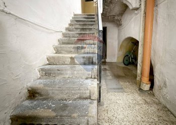 Scale - Bilocale Via San Francesco D'Assisi
 
52, Trapani - foto 4