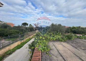 Giardino - Villa Traversa al numero 55 di via Bari, Bari - foto 20