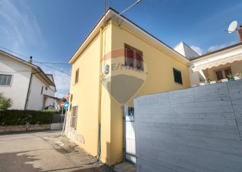 Casa all\'aperto - Casa indipendente via barbanera
 
20, Manoppello - foto 9