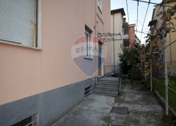 Edificio all\'aperto - Two-room apartment via giuseppe ricci oddi
 
34, Piacenza - photo 3