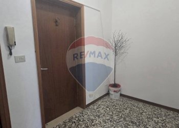Hall / corridoio - Two-room apartment via giuseppe ricci oddi
 
34, Piacenza - photo 17