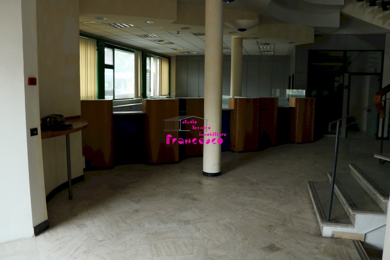 Veduta dell\'ingresso al piano terreno - Ufficio Via Francesco Berni, Empoli - foto 2