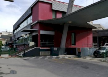 Altra veduta dall\'esterno della porzione di palazzina ad uso uffici - Ufficio Via Francesco Berni, Empoli - foto 2