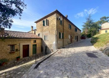 Facciata - Casa indipendente via Felice Cavallotti, San Leo - foto 1
