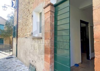Facciata - Casa indipendente via Felice Cavallotti, San Leo - foto 3