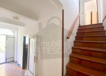 Scala - Casa indipendente via Felice Cavallotti, San Leo - foto 12