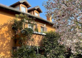 Facciata - Villa via Calcinate, 2, Gavirate - foto 23