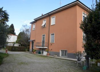 Facciata - Villa via Bellinzona, 22, Gallarate - foto 2