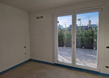 Camera da letto - Trilocale viale Luigi Borri, 134, Varese (zona Bustecche) - foto 2