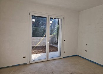 Camera da letto - Trilocale viale Luigi Borri, 134, Varese (zona Bustecche) - foto 8