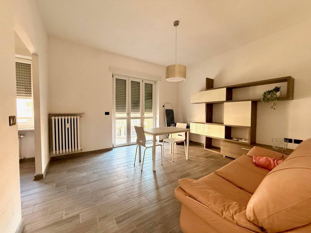 Soggiorno - Three-room apartment viale Eloisia Barbaroux, 45, Carmagnola - photo 3