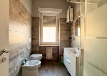 Bagno - Trilocale viale Eloisia Barbaroux, 45, Carmagnola - foto 12