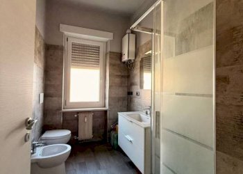 Bagno - Trilocale viale Eloisia Barbaroux, 45, Carmagnola - foto 13