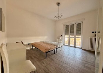 Camera da letto - Trilocale viale Eloisia Barbaroux, 45, Carmagnola - foto 15