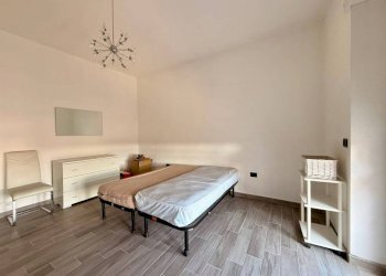 Camera da letto - Trilocale viale Eloisia Barbaroux, 45, Carmagnola - foto 17