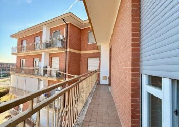 Balcone - Trilocale viale Eloisia Barbaroux, 45, Carmagnola - foto 18