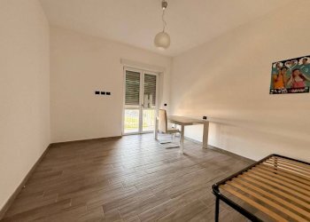 Camera da letto - Trilocale viale Eloisia Barbaroux, 45, Carmagnola - foto 20