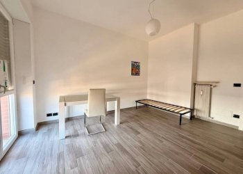 Camera da letto - Trilocale viale Eloisia Barbaroux, 45, Carmagnola - foto 21