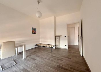 Camera da letto - Trilocale viale Eloisia Barbaroux, 45, Carmagnola - foto 22