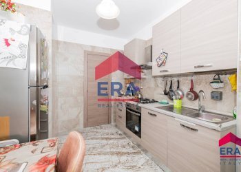 cucina - Quadrilocale via Benvenuto Cellini
28, Corsico - foto 2