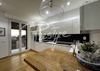 Cucina - Trilocale via Montepertico, La Spezia - foto 5