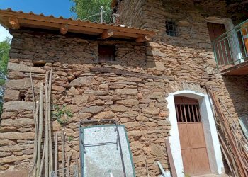 Facciata - Rustico via Paolo Frairia, 20, Porte - foto 5