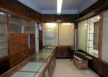 Interno non residenziale - Attività Commerciale via Benedetto Cairoli, 35, Genova - foto 14