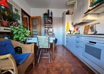 Cucina - Bilocale via Michele Coppino, 27, Cuneo (zona Centro) - foto 2