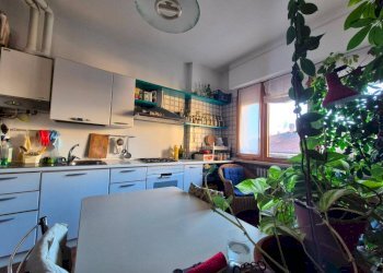 Cucina - Bilocale via Michele Coppino, 27, Cuneo (zona Centro) - foto 3