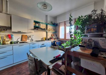 Cucina - Bilocale via Michele Coppino, 27, Cuneo (zona Centro) - foto 9