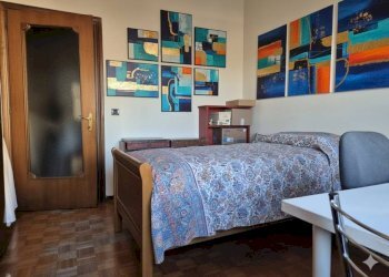 Camera da letto - Bilocale via Michele Coppino, 27, Cuneo (zona Centro) - foto 17