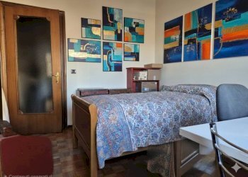 Camera da letto - Bilocale via Michele Coppino, 27, Cuneo (zona Centro) - foto 20